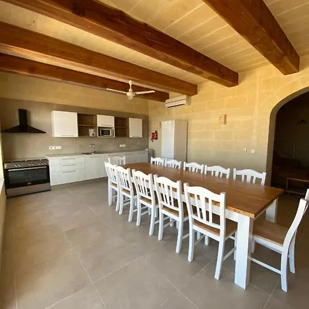 Ta' Giga Villa Sannat